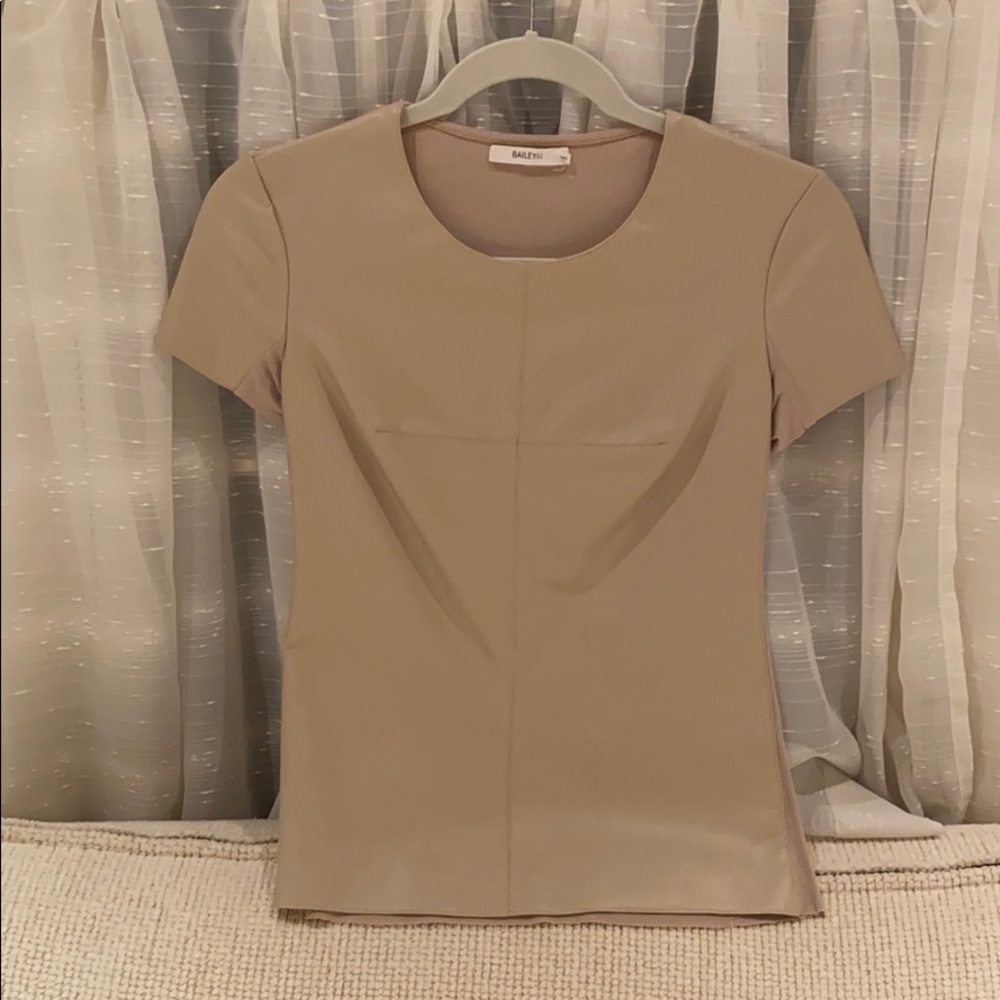 Bailey 44 form fitting leather-like top
